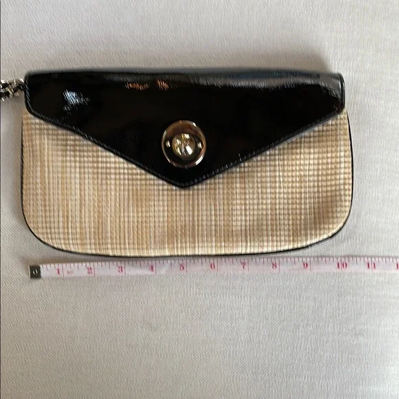 NWT Cole Haan Brielle Wristlet Black Patent/Straw - Picture 5 of 6